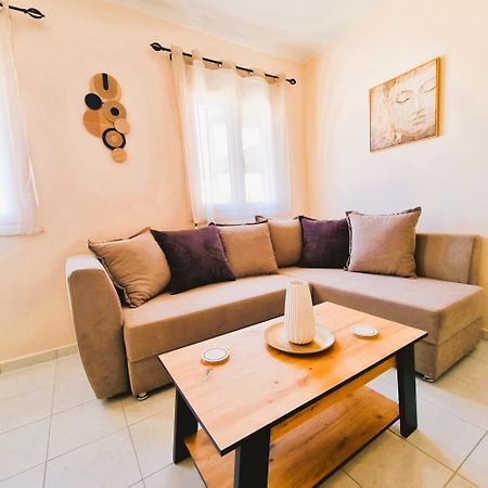 Estrella Apartment Sparta Bagian luar foto